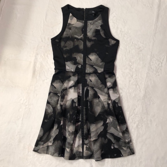 Mossimo Supply Co. Dresses & Skirts - Sleeveless Knee-Length Dress